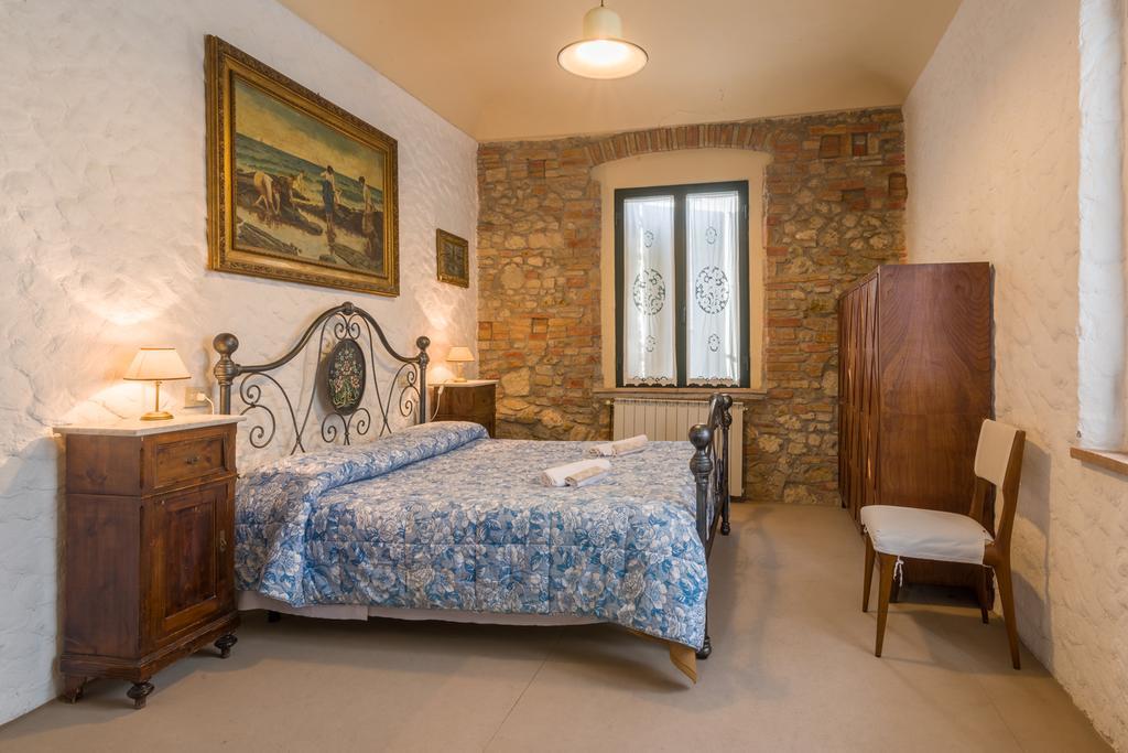 Agriturismo Santa Croce San Gimignano Camera foto
